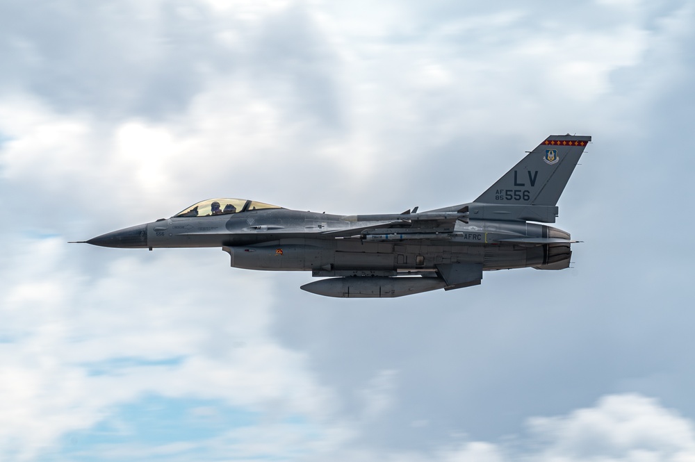 Nellis take offs and landings Aug 26, 2025