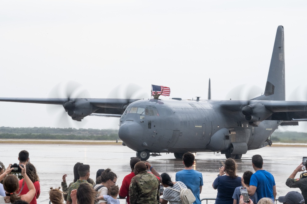 40th Airlift Squadron returns home from CENTCOM deployment