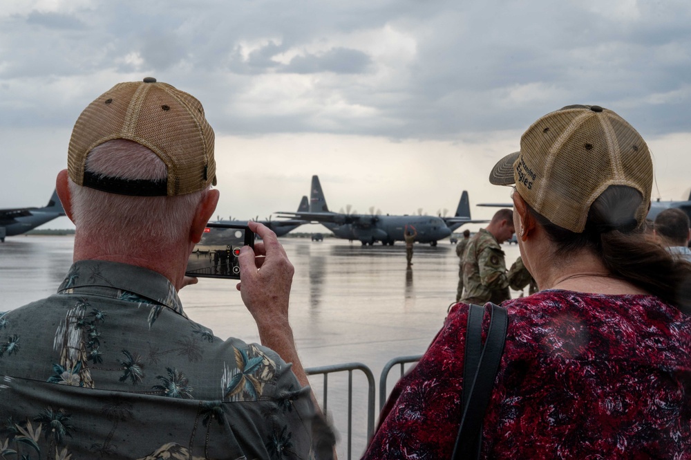 40th Airlift Squadron returns home from CENTCOM deployment