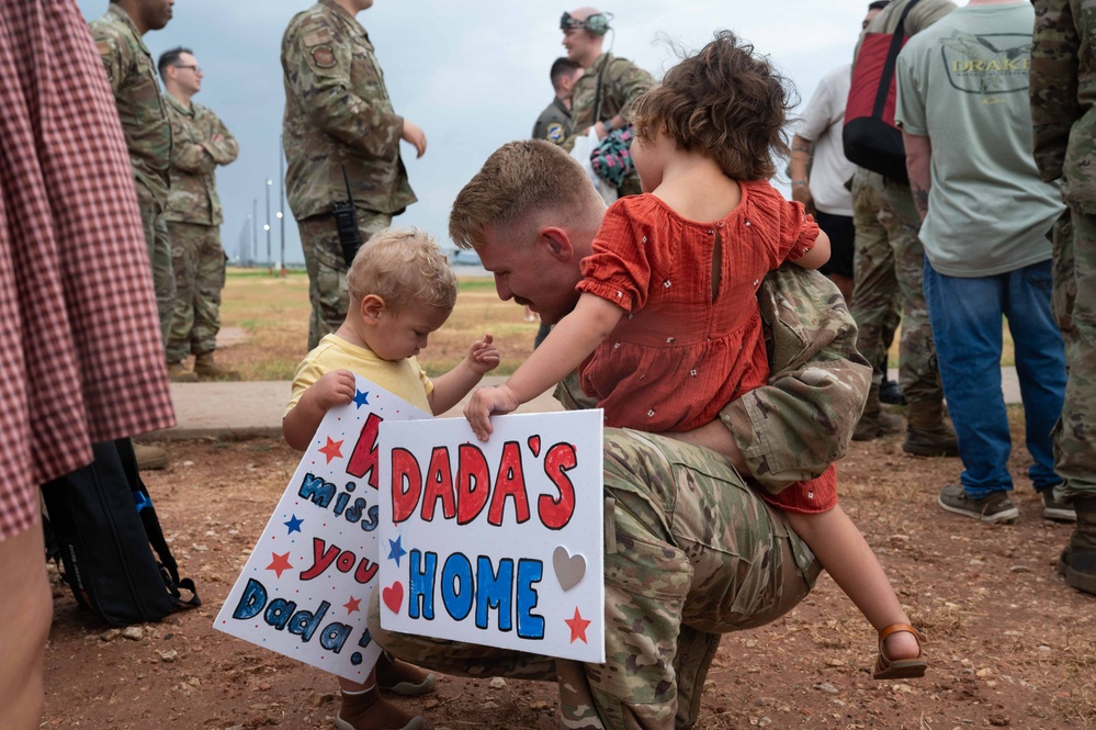 40th Airlift Squadron returns home from CENTCOM deployment