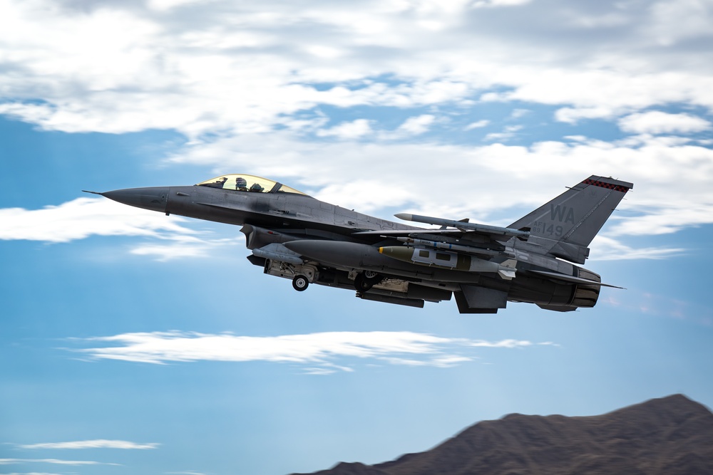 Nellis take offs and landings Sep 4, 2025