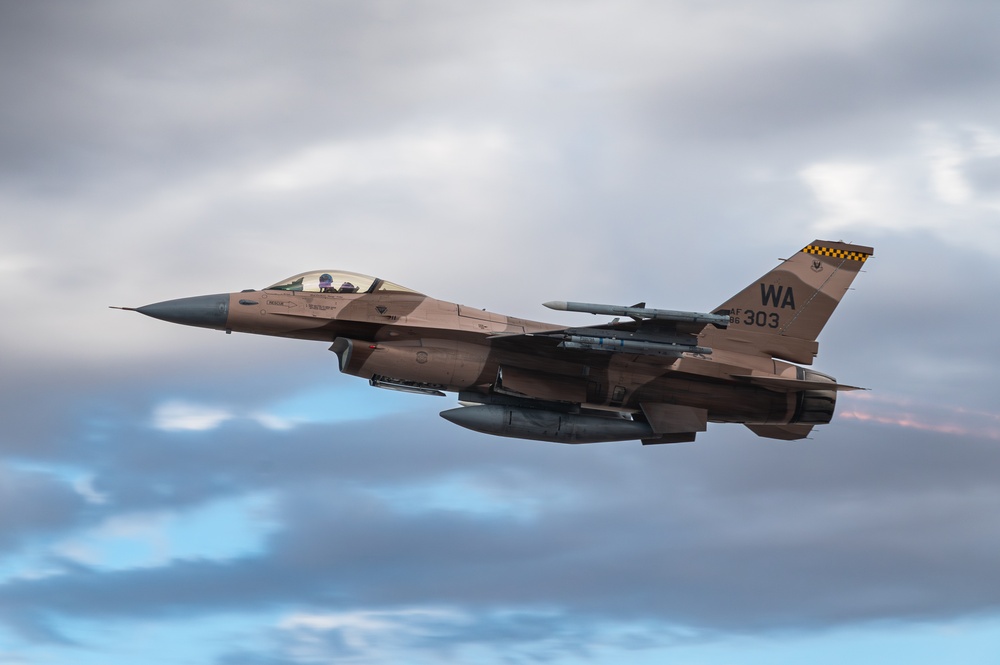 Nellis take offs and landings Sep 4, 2025