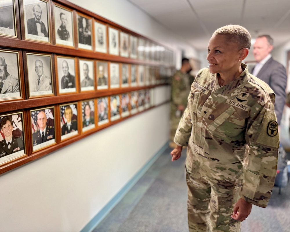 MRC/DHN West Leaders Visit Munson Army Health Center