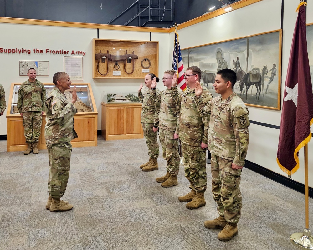MRC/DHN West Leaders Visit Munson Army Health Center