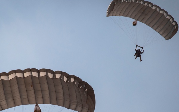 US paratroopers and partner nations jump of Giza Pyramids