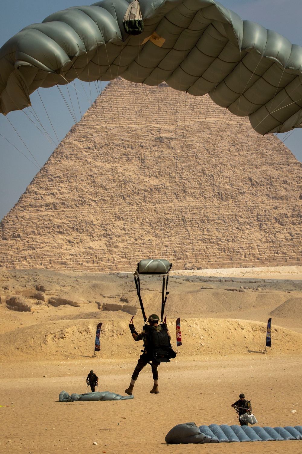 US paratroopers and partner nations jump of Giza Pyramids