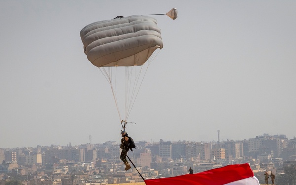 US paratroopers and partner nations jump of Giza Pyramids