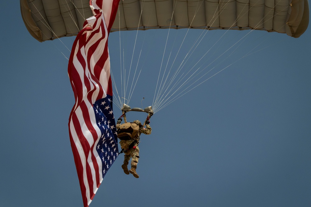 US paratroopers and partner nations jump of Giza Pyramids