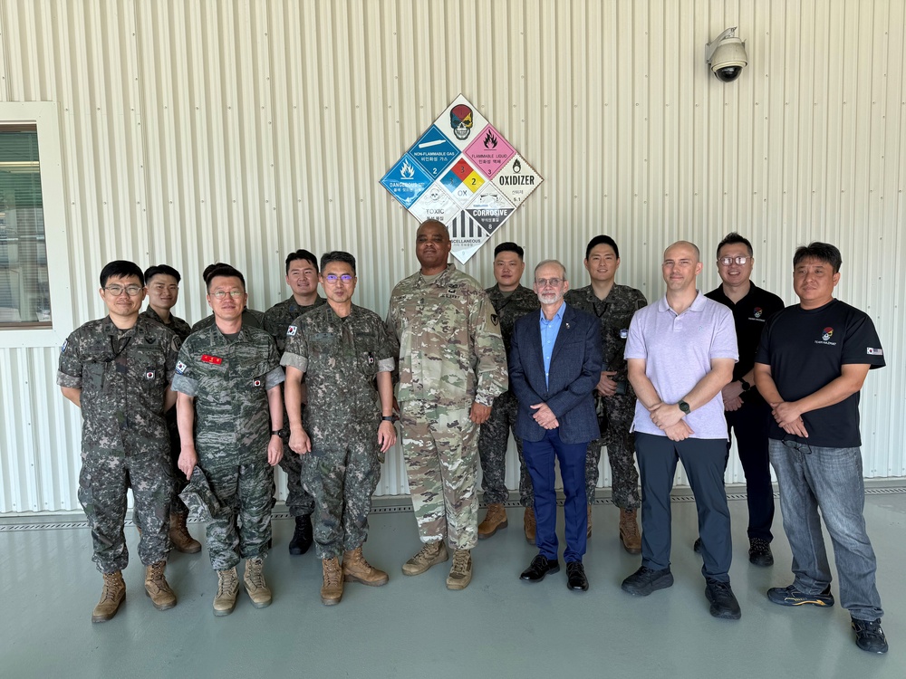 C4 Logistics Officers, CFC, ROK Army, visited Support 60 warehouse at Camp Humphreys.