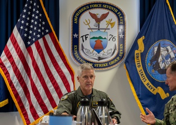 Commander, Pacific Fleet Visits CTF 76