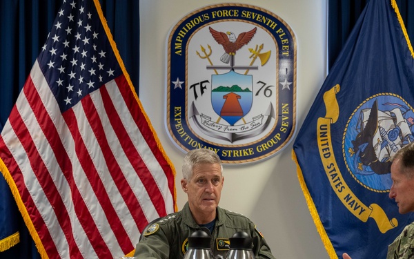 Commander, Pacific Fleet Visits CTF 76