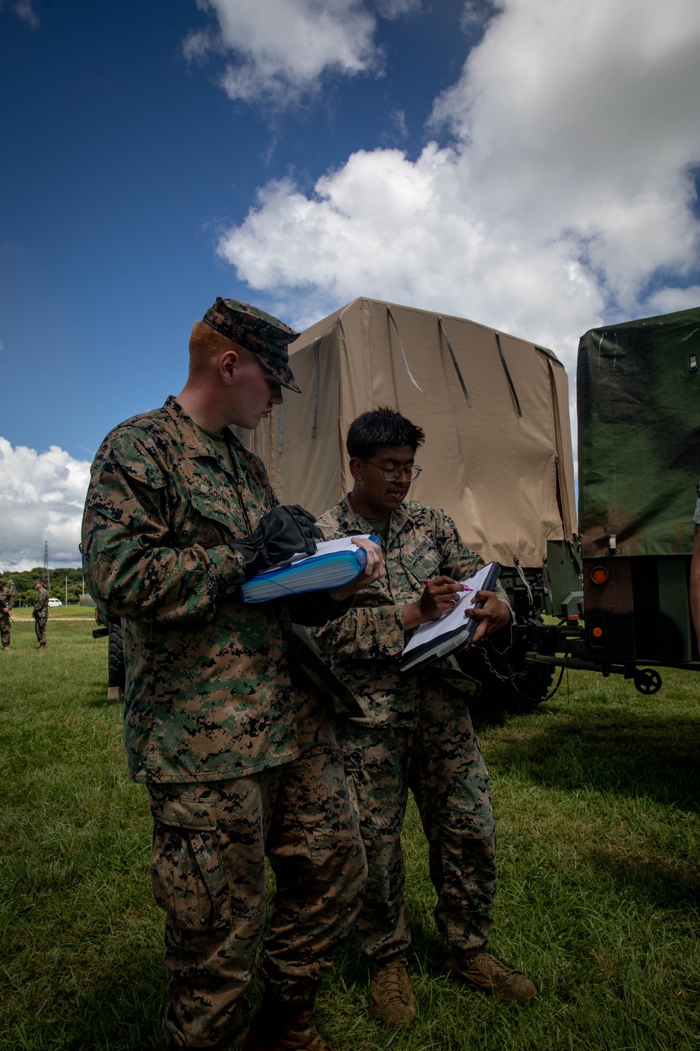CLR-35 resupplies 3rd Recon at logistics support area during GATOREX 25.2