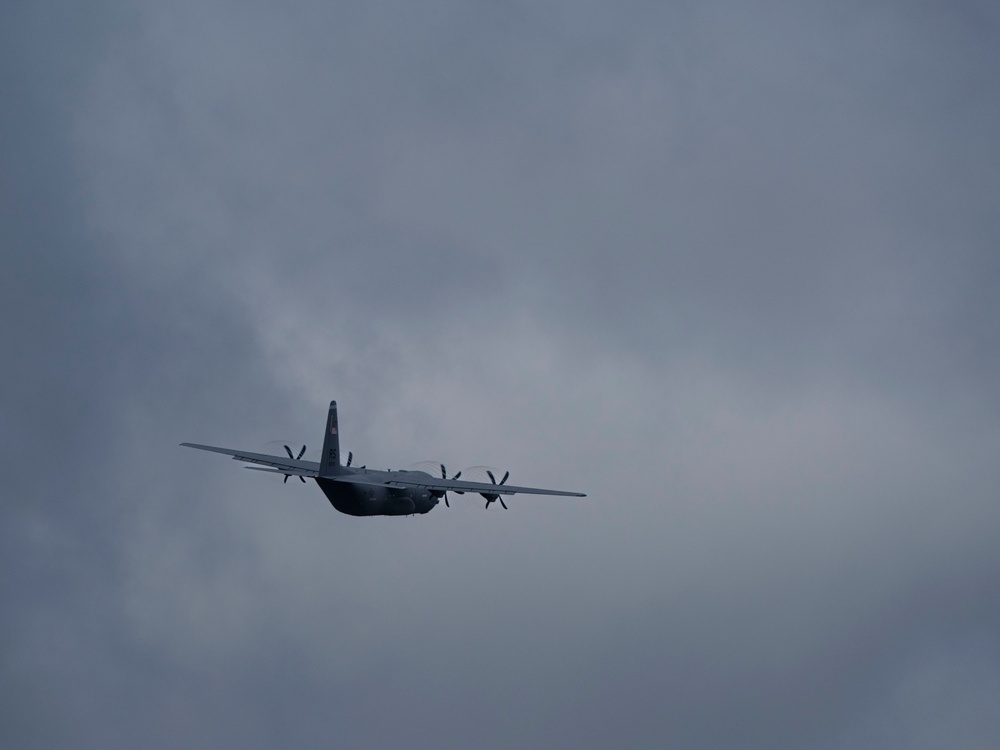 C-130J, C-17 aircraft execute rapid rotations