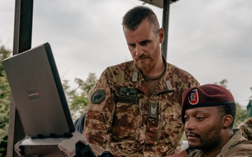 SETAF-AF, 173rd Airborne sharpen spectrum analysis skills with Italian partners
