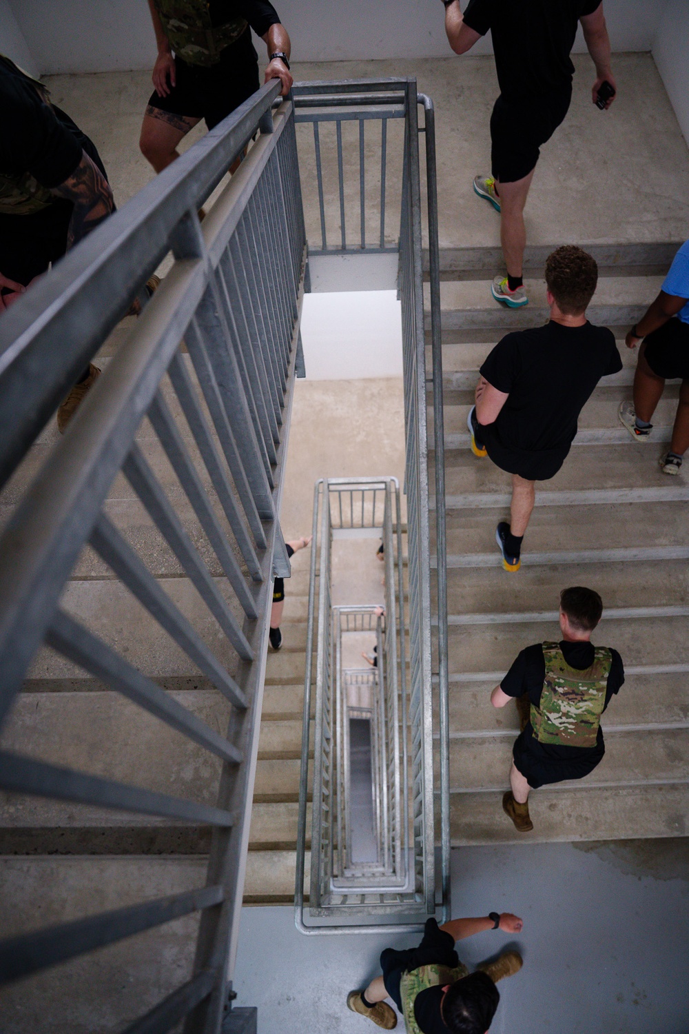 173rd Airborne Brigade honors 9/11 victims with 5K run and 110-flight stair climb in Italy