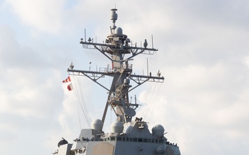 USS Truxtun (DDG 103) Pulls out of Port at Ras Al Tin Naval Base, Egypt
