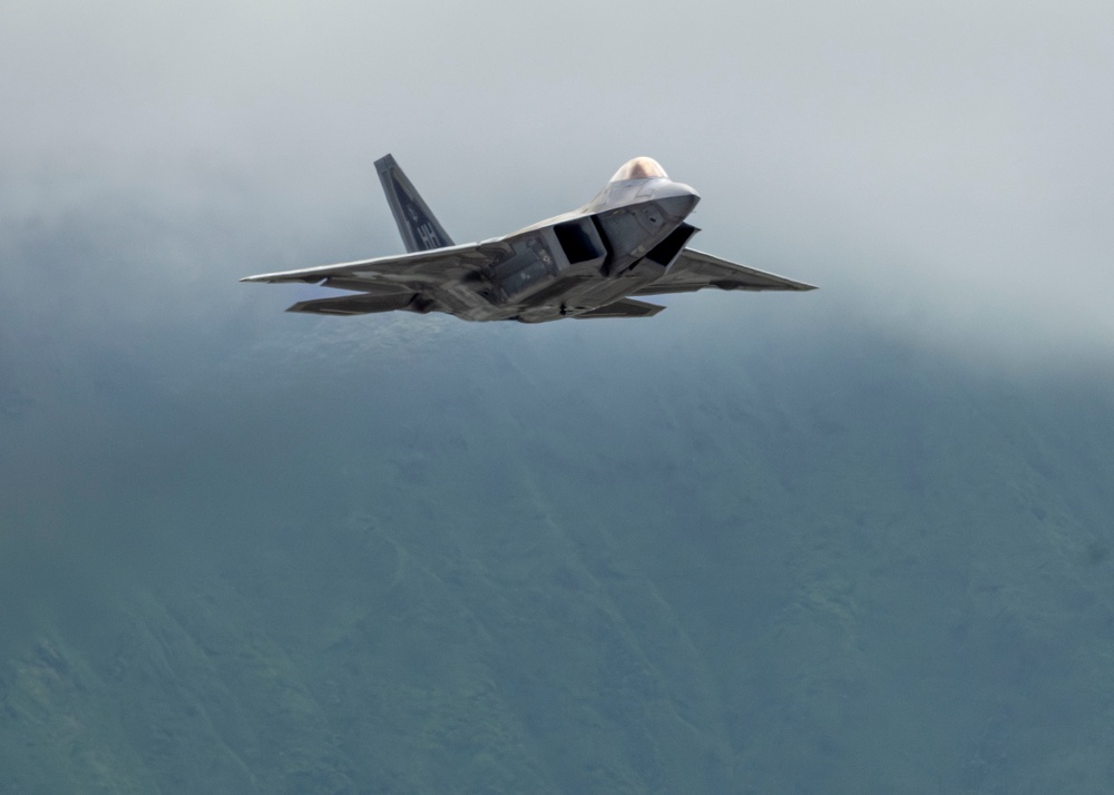 Precision, Power, and Community: F-22 Raptor Demonstration at Kaneohe Bay, Hawaii