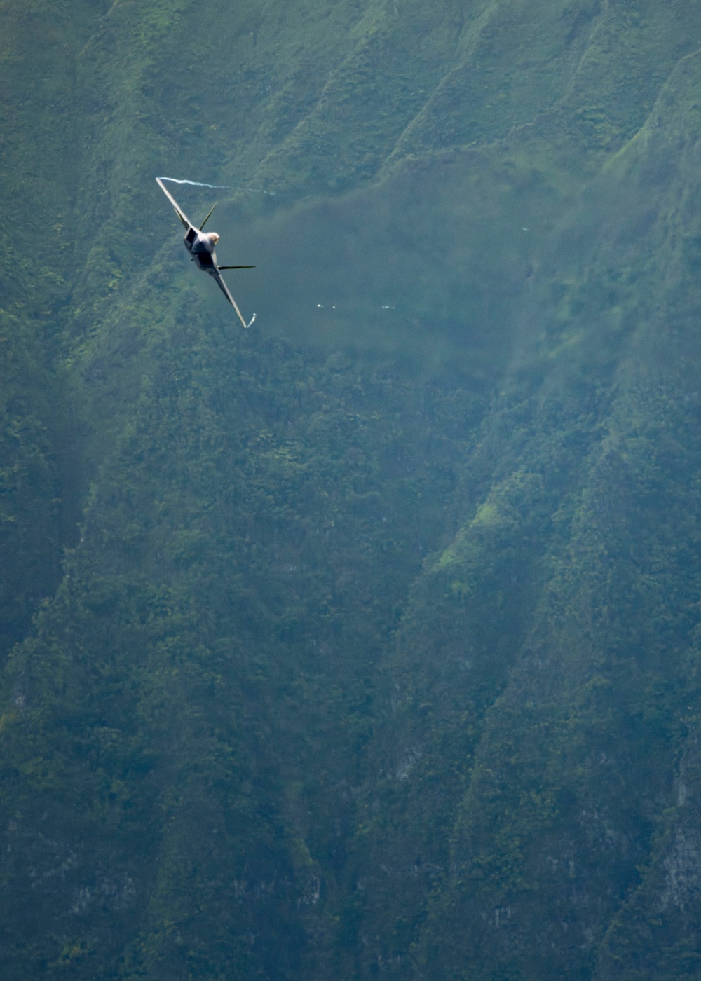 Precision, Power, and Community: F-22 Raptor Demonstration at Kaneohe Bay, Hawaii