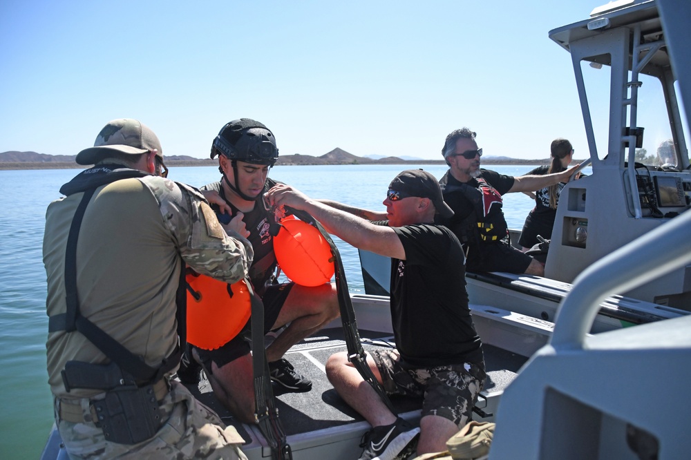 Local law enforcement agencies lend support to airborne Soldiers’ water training
