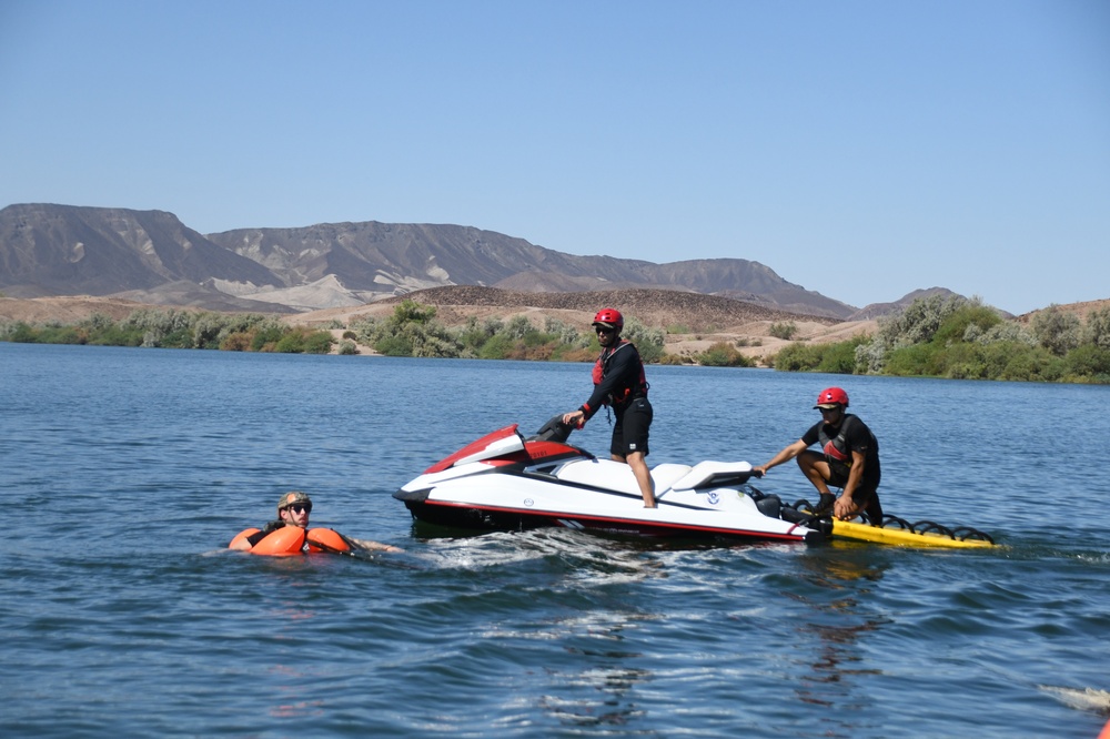 Local law enforcement agencies lend support to airborne Soldiers’ water training