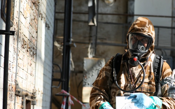 101st Airborne Division (Air Assault) Conducts Live Chemical Agent Training with Slovak Armed Forces