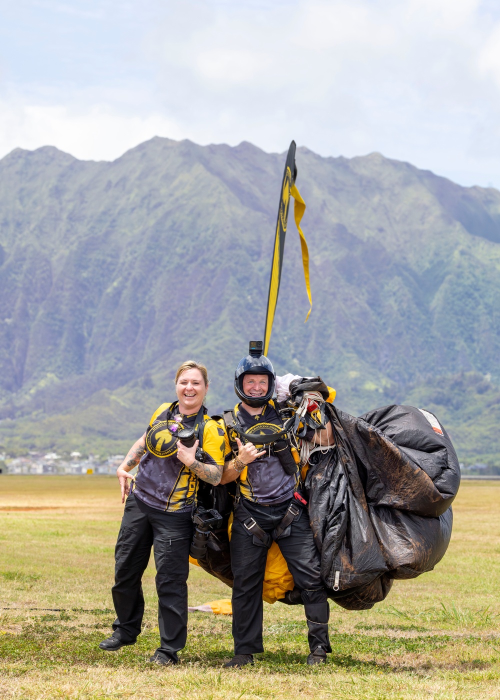 Precision and Power on Display: F-22 Raptor and USSOCOM Para-Commandos at Kaneohe Bay