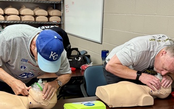 Munson Army Health Center provides AED/CPR training on Fort Leavenworth