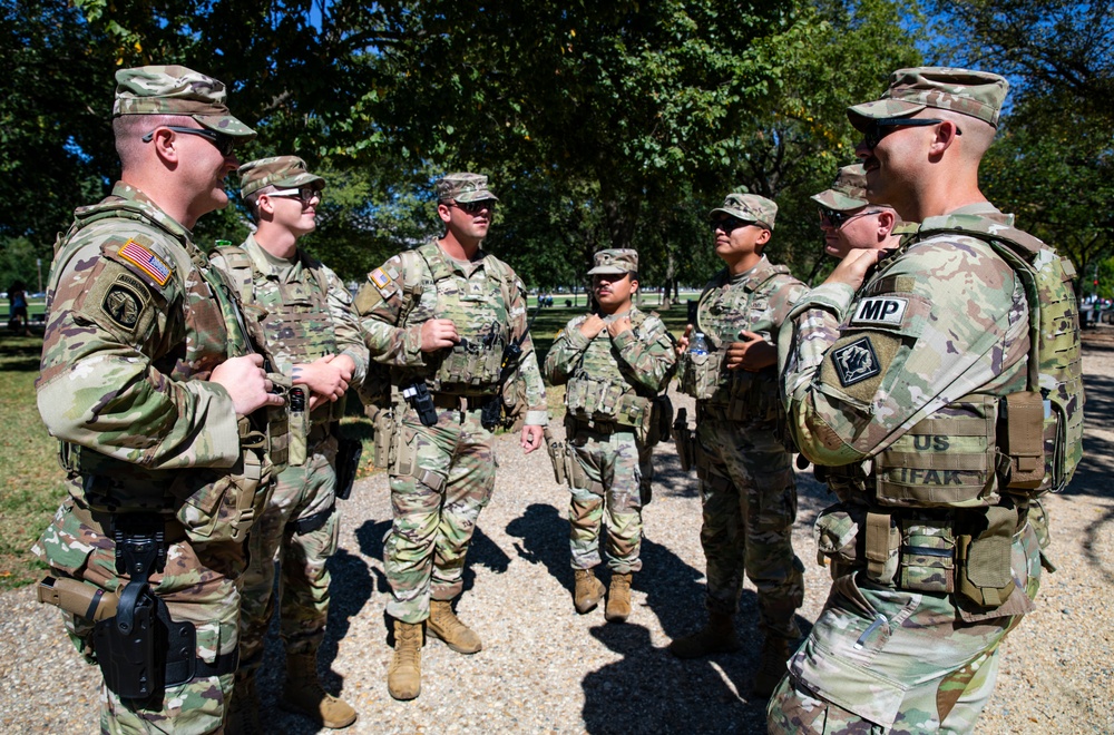 Mississippi National Guard Soldiers Conduct a Presence Patrol at the National Mall