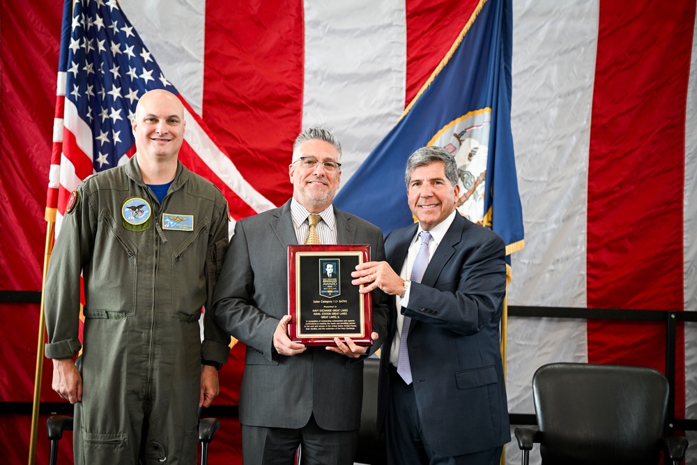 Naval Station Great Lakes Receives 13th Bingham Award