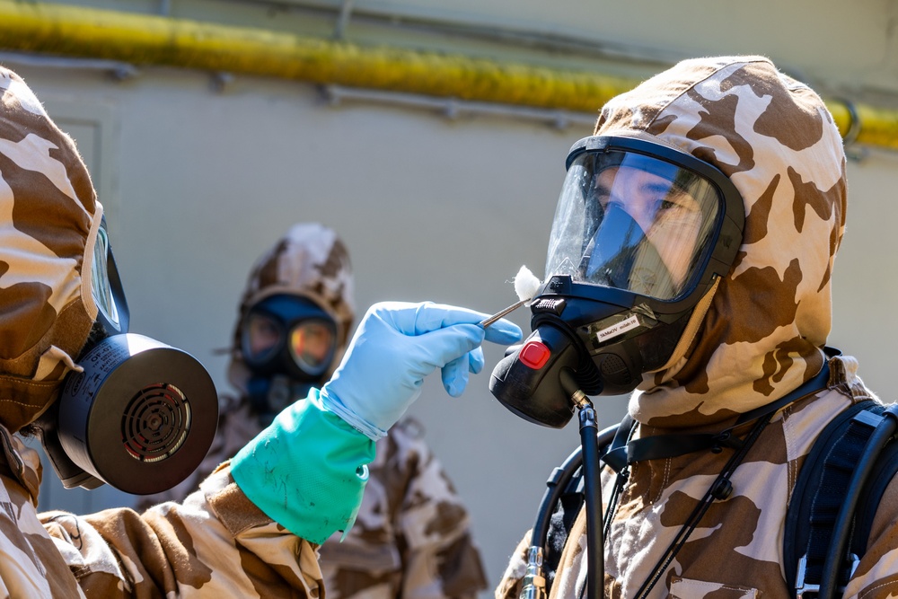101st Airborne Division (Air Assault) Conducts Live Chemical Agent Training with Slovak Armed Forces