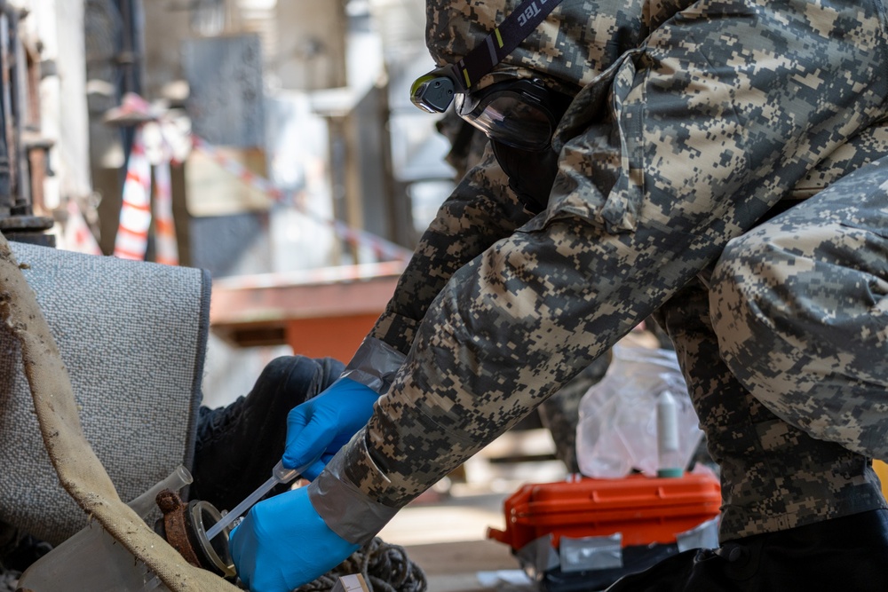 101st Airborne Division (Air Assault) Conducts Live Chemical Agent Training with Slovak Armed Forces