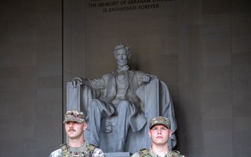 South Carolina Soldiers Patrol The Lincoln Memorial