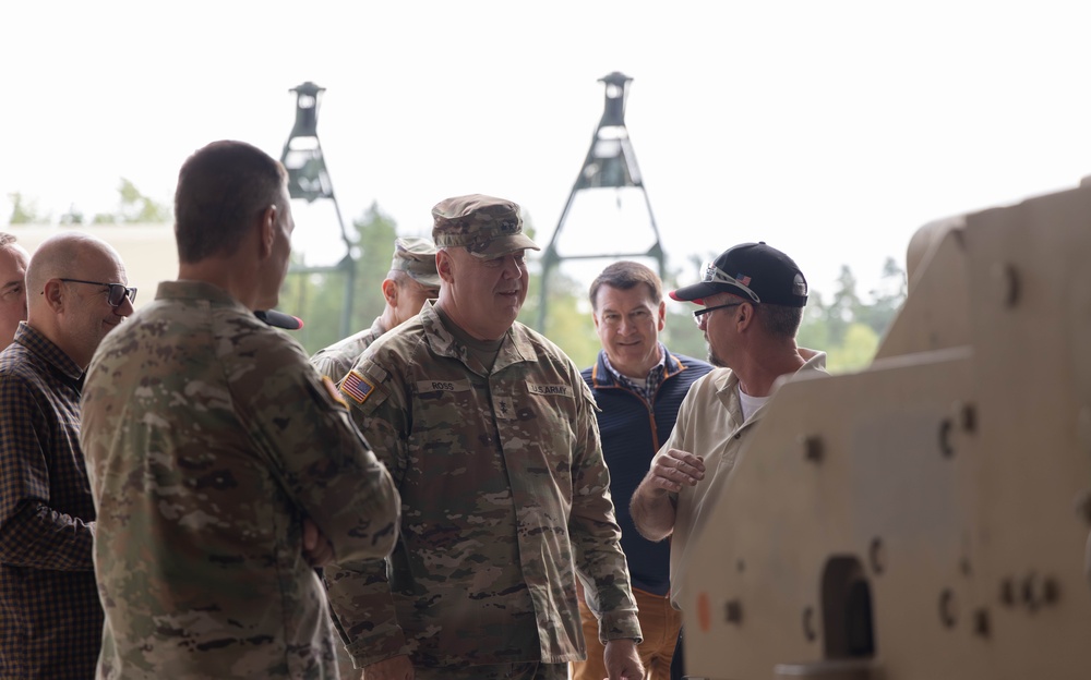MG Warner Ross and CSM Dale Crockett Visits JMTG-U