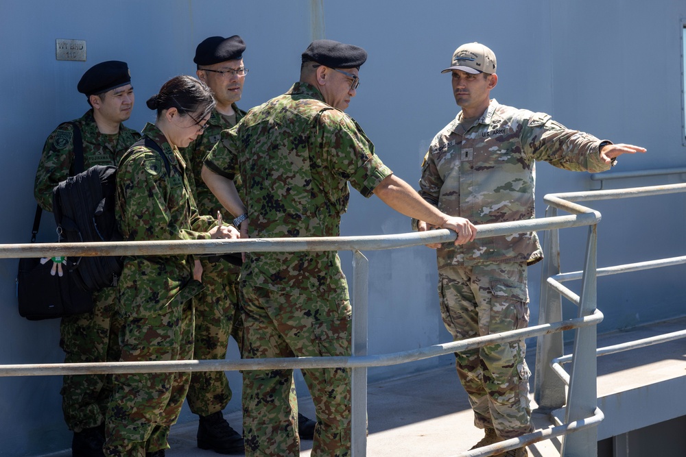 JGSDF Maj. Gen. visits the 8th TSC