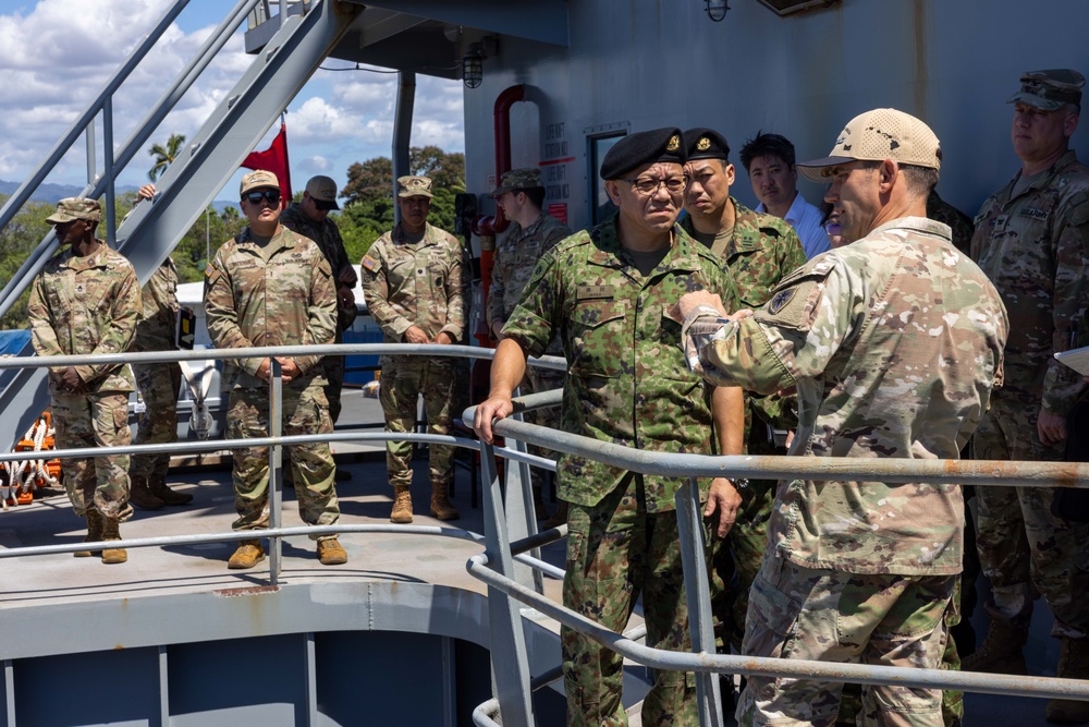 JGSDF Maj. Gen. visits the 8th TSC