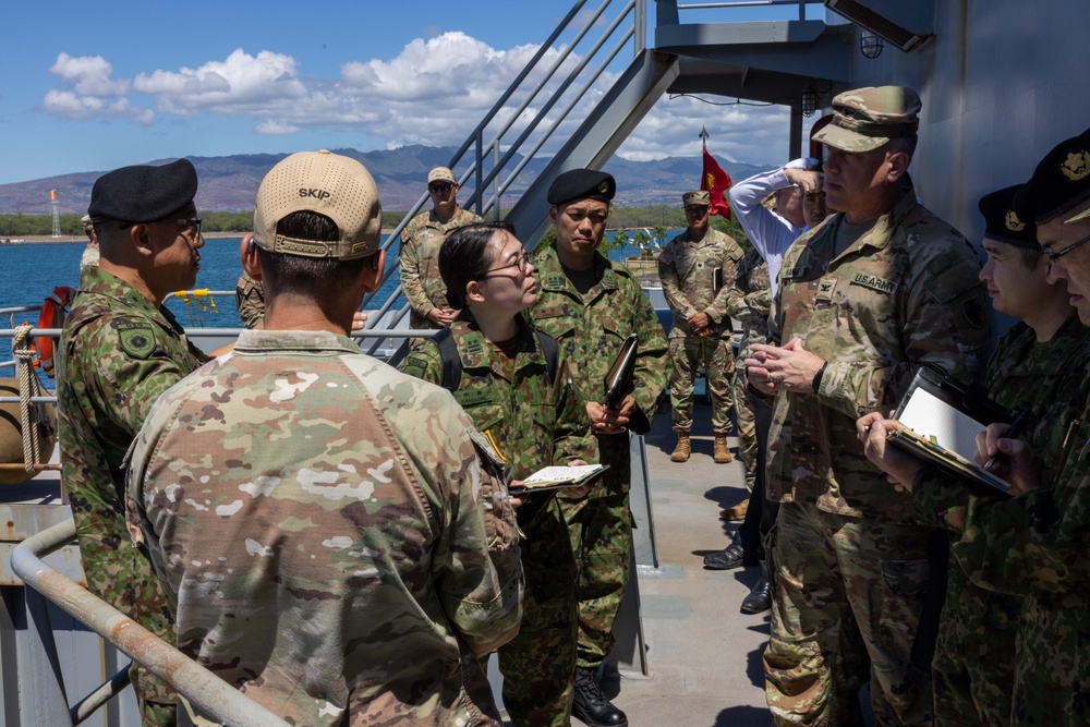 JGSDF Maj. Gen. visits the 8th TSC