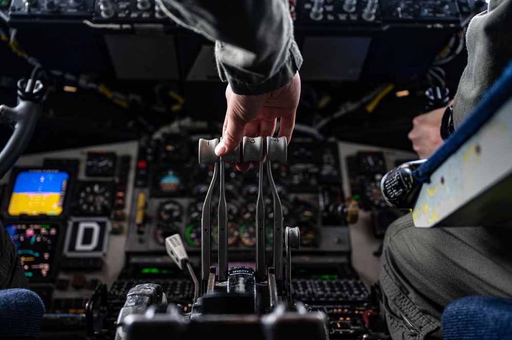 100th ARW refuels 48th FW