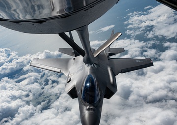 100th ARW refuels 48th FW