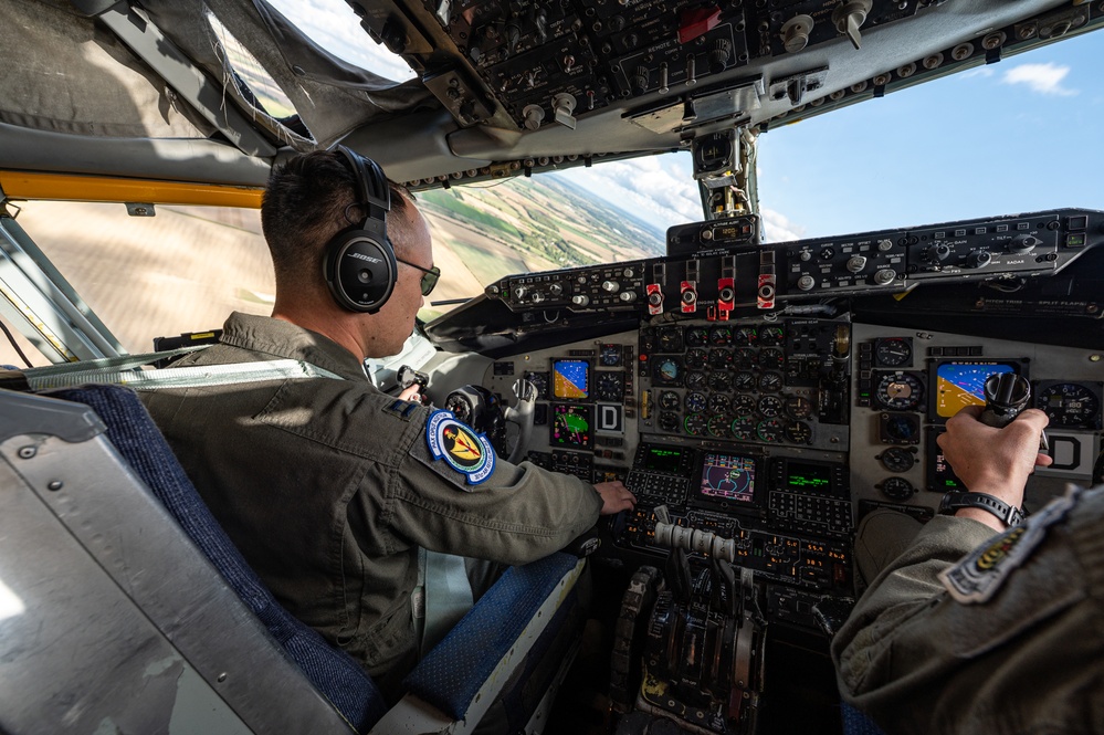 100th ARW refuels 48th FW