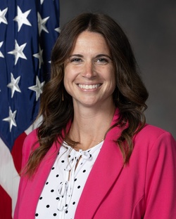 IDO Chief of Security Lauren Mills 'peaks' right on time [Image 1 of 2]