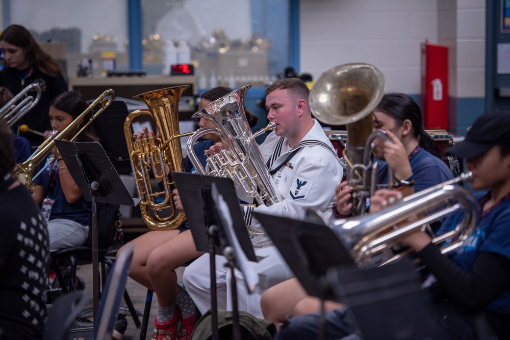 MU3 Wise plays Side-by-side with Maui Band Students