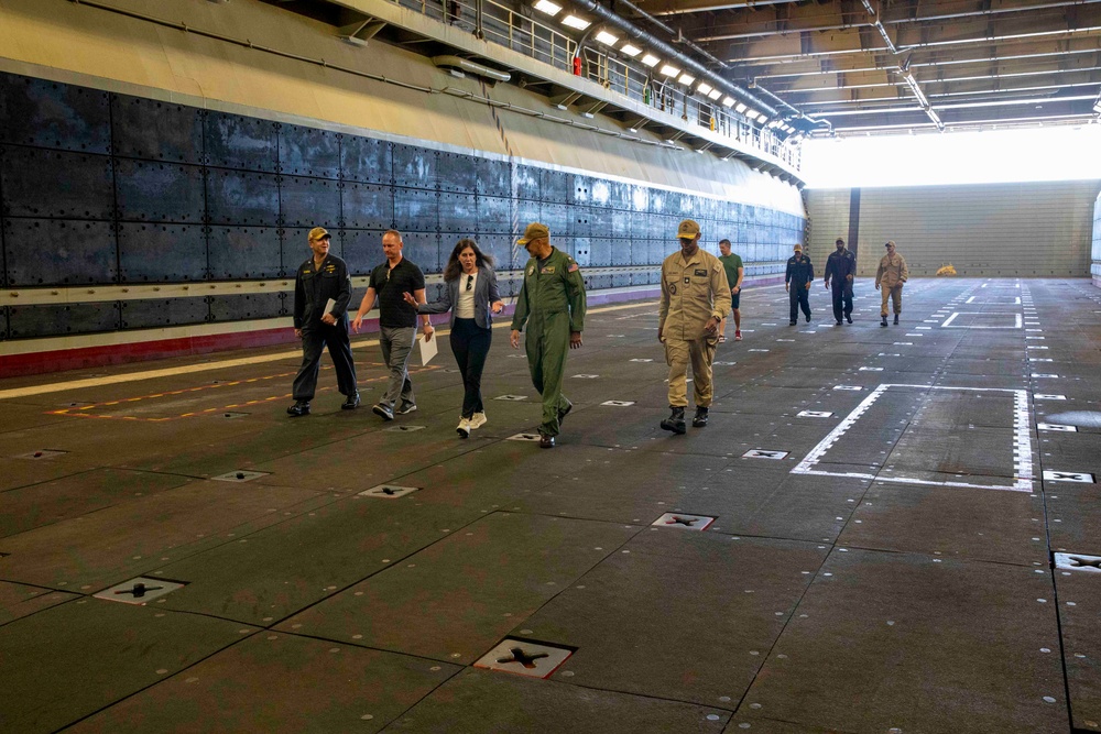 Principal Cyber Advisor Tours Makin Island