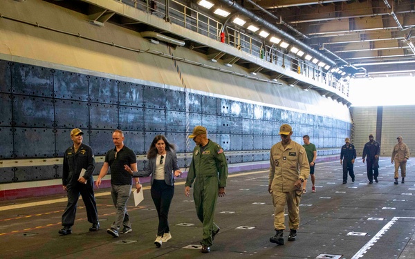 Principal Cyber Advisor Tours Makin Island