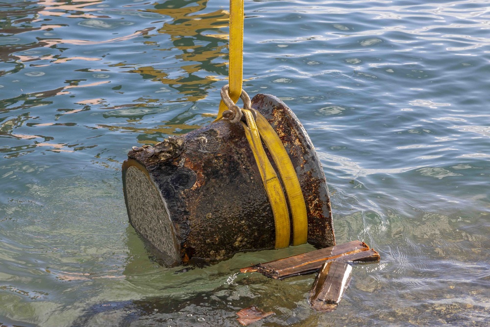 U.S. Navy begins removal of USS Arizona platforms