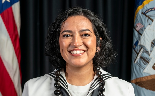 U.S. Pacific Fleet Band Welcomes MU3 Jasmine Rodriguez