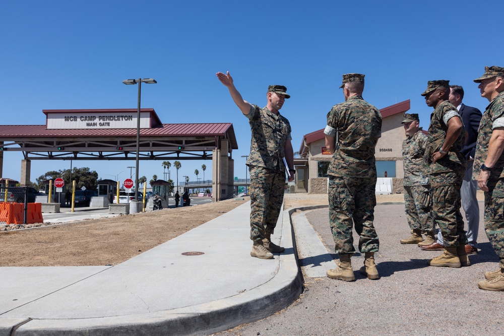 MCICOM Commanding General tours MCB Camp Pendleton