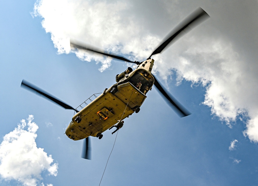 SECARMY Visits 101st Airborne Division (Air Assault) and Fort Campbell, Kentucky