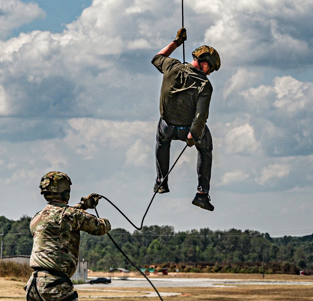 SECARMY Visits 101st Airborne Division (Air Assault) and Fort Campbell, Kentucky