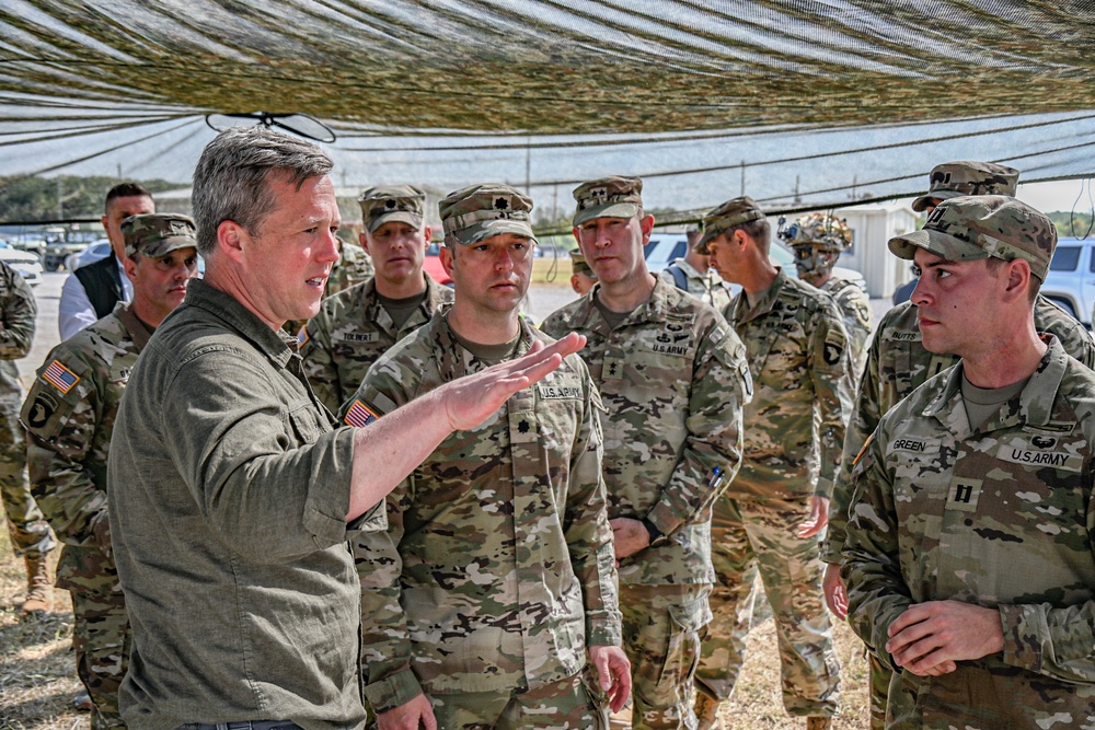SECARMY Visits 101st Airborne Division (Air Assault) and Fort Campbell, Kentucky
