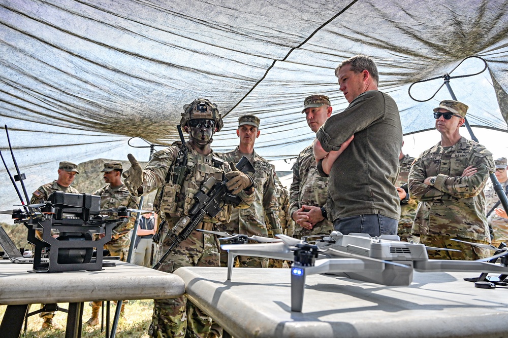 SECARMY Visits 101st Airborne Division (Air Assault) and Fort Campbell, Kentucky